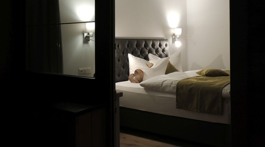 schlafzimmer ferienwohnungen tirol stubaital buttererhof